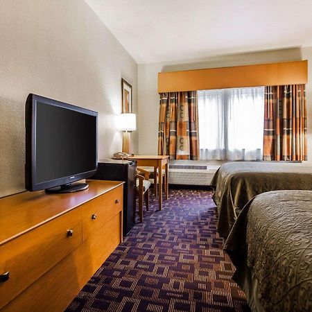 Quality Inn & Suites Des Moines Airport Экстерьер фото