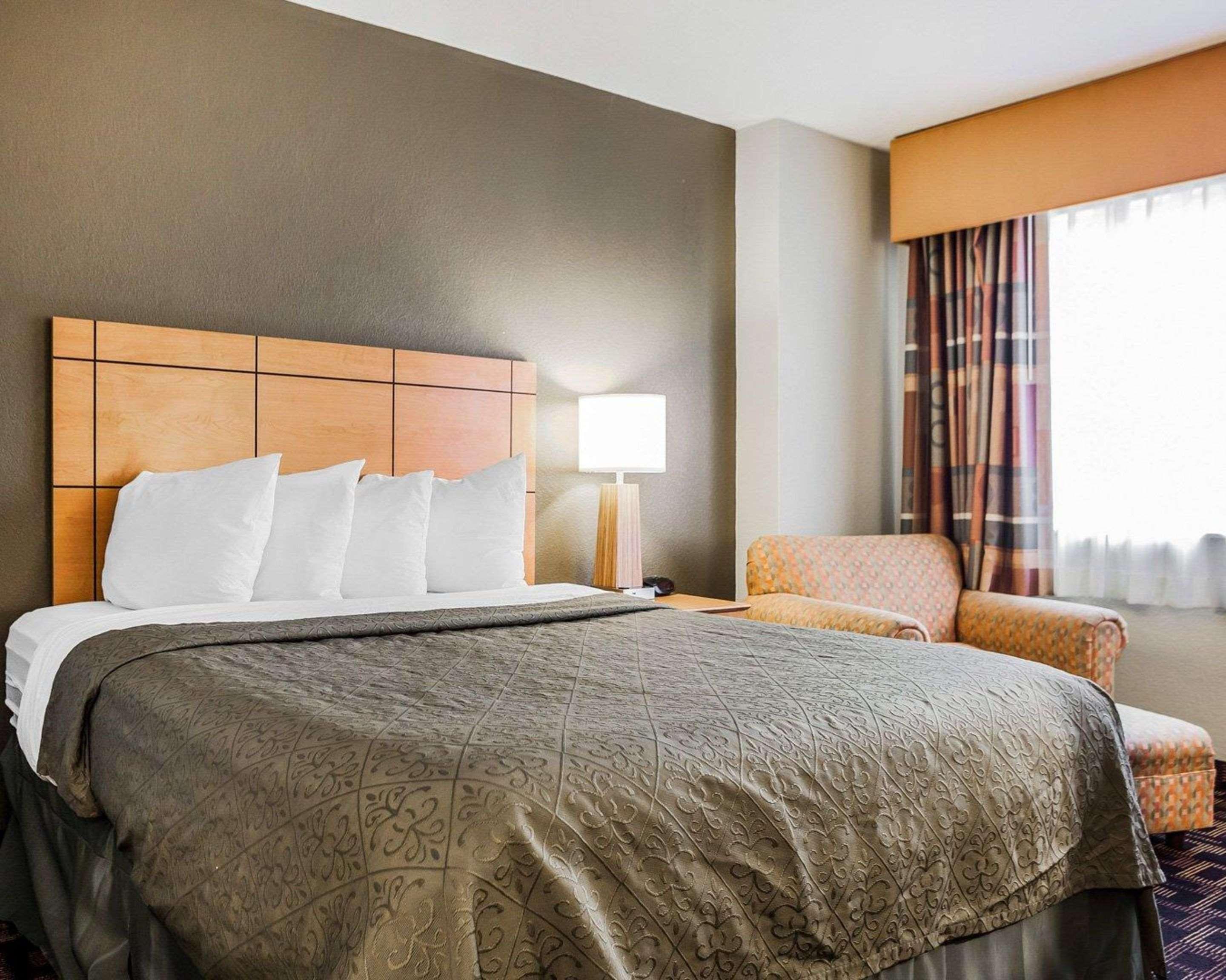 Quality Inn & Suites Des Moines Airport Экстерьер фото