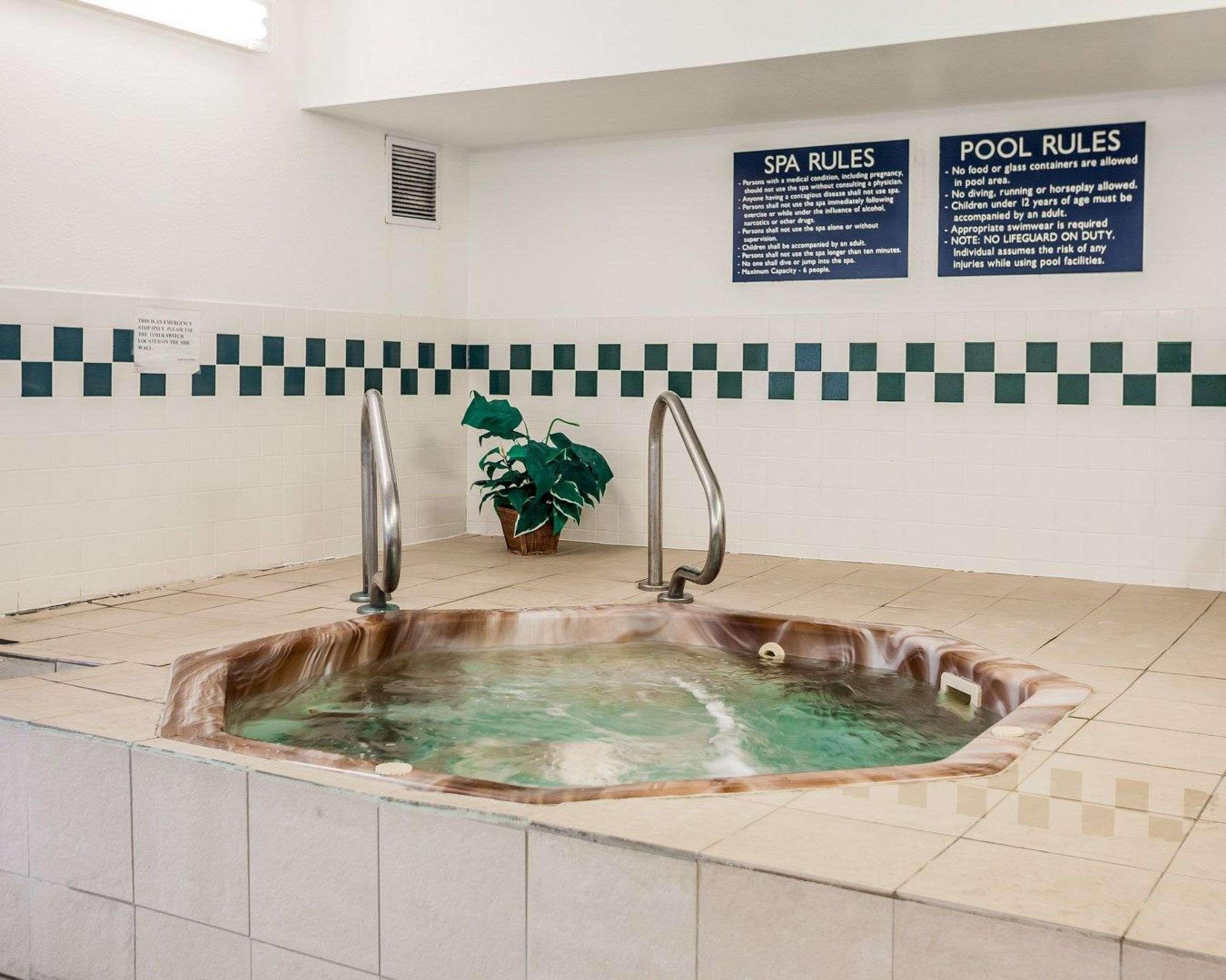 Quality Inn & Suites Des Moines Airport Экстерьер фото