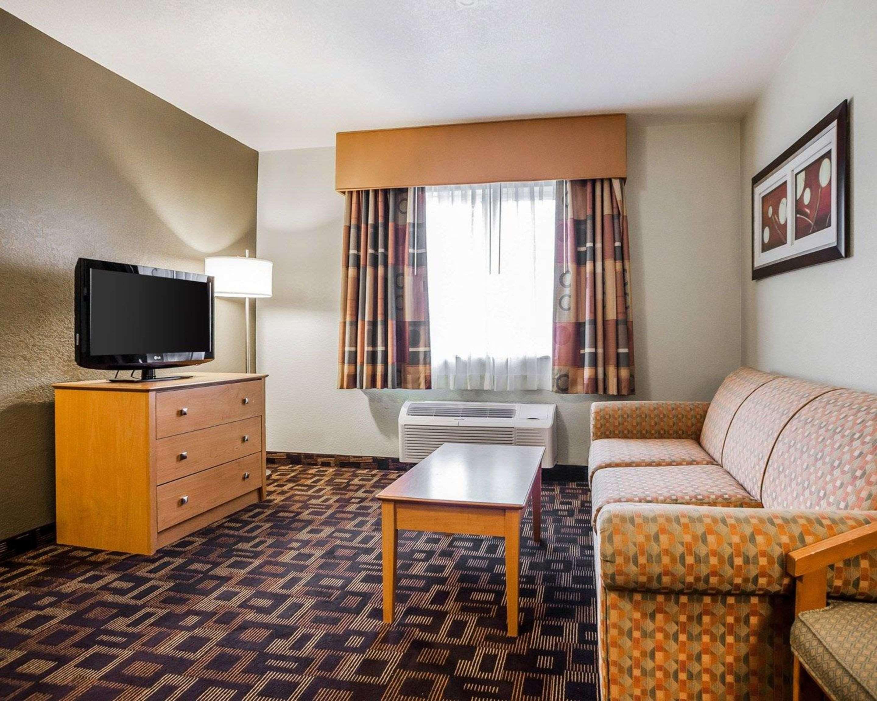 Quality Inn & Suites Des Moines Airport Экстерьер фото