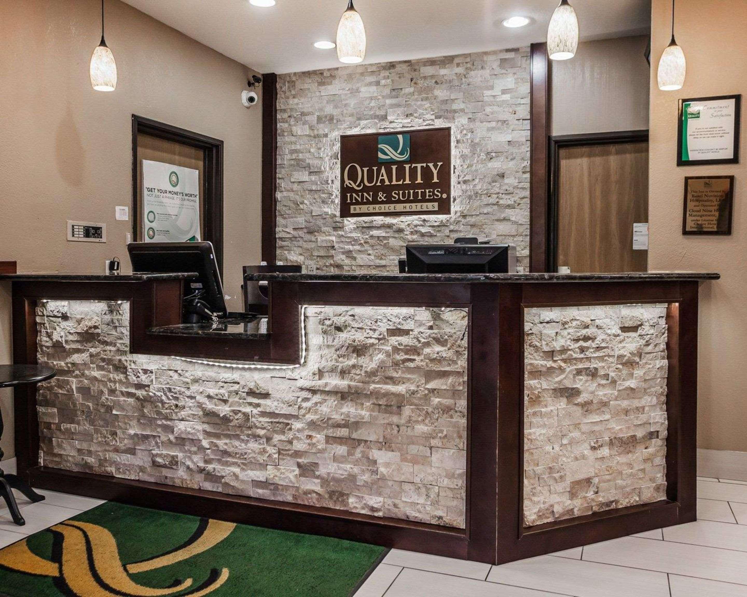 Quality Inn & Suites Des Moines Airport Экстерьер фото