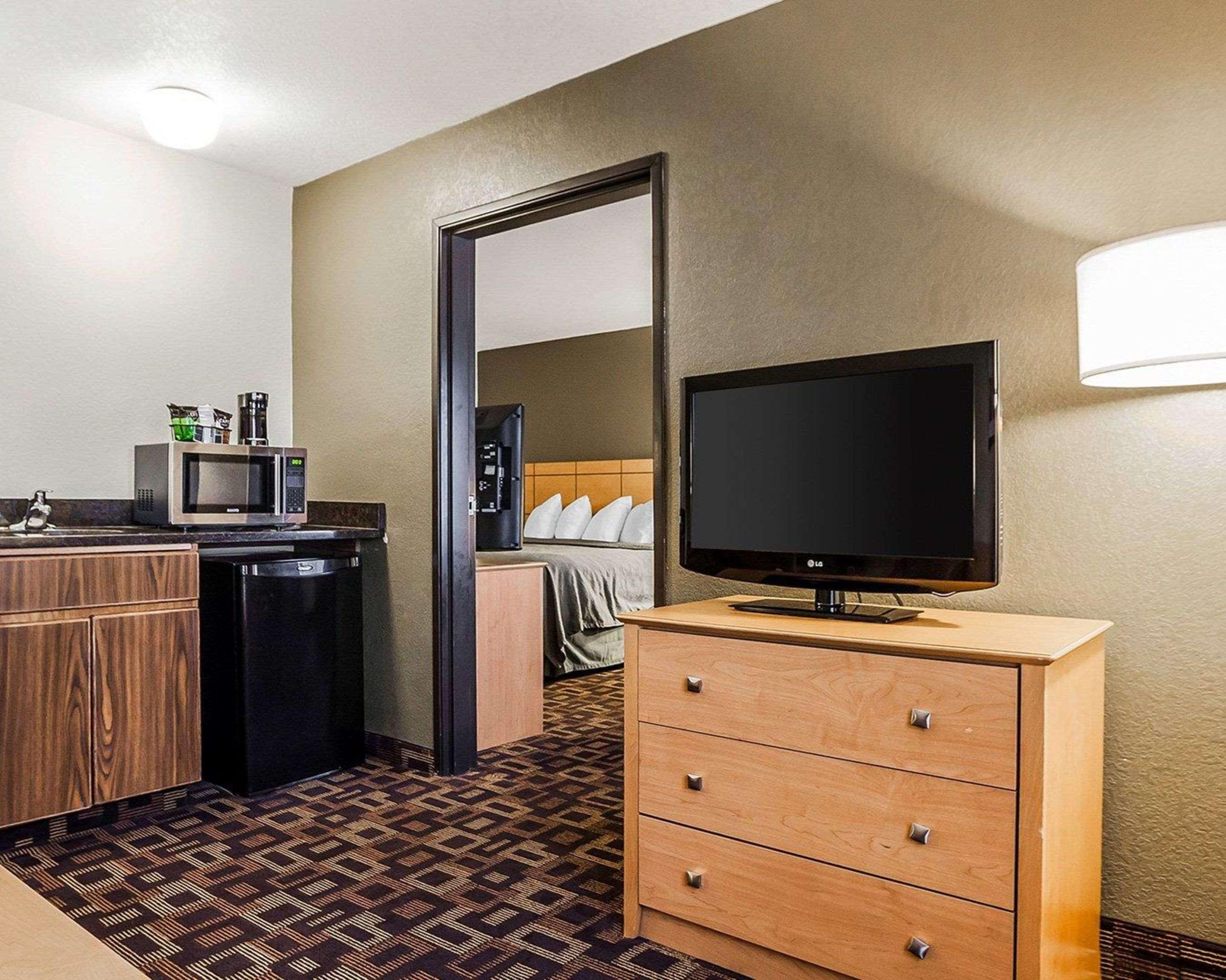 Quality Inn & Suites Des Moines Airport Экстерьер фото
