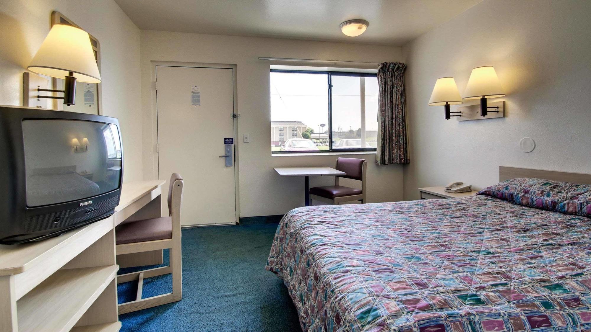 Quality Inn & Suites Des Moines Airport Экстерьер фото
