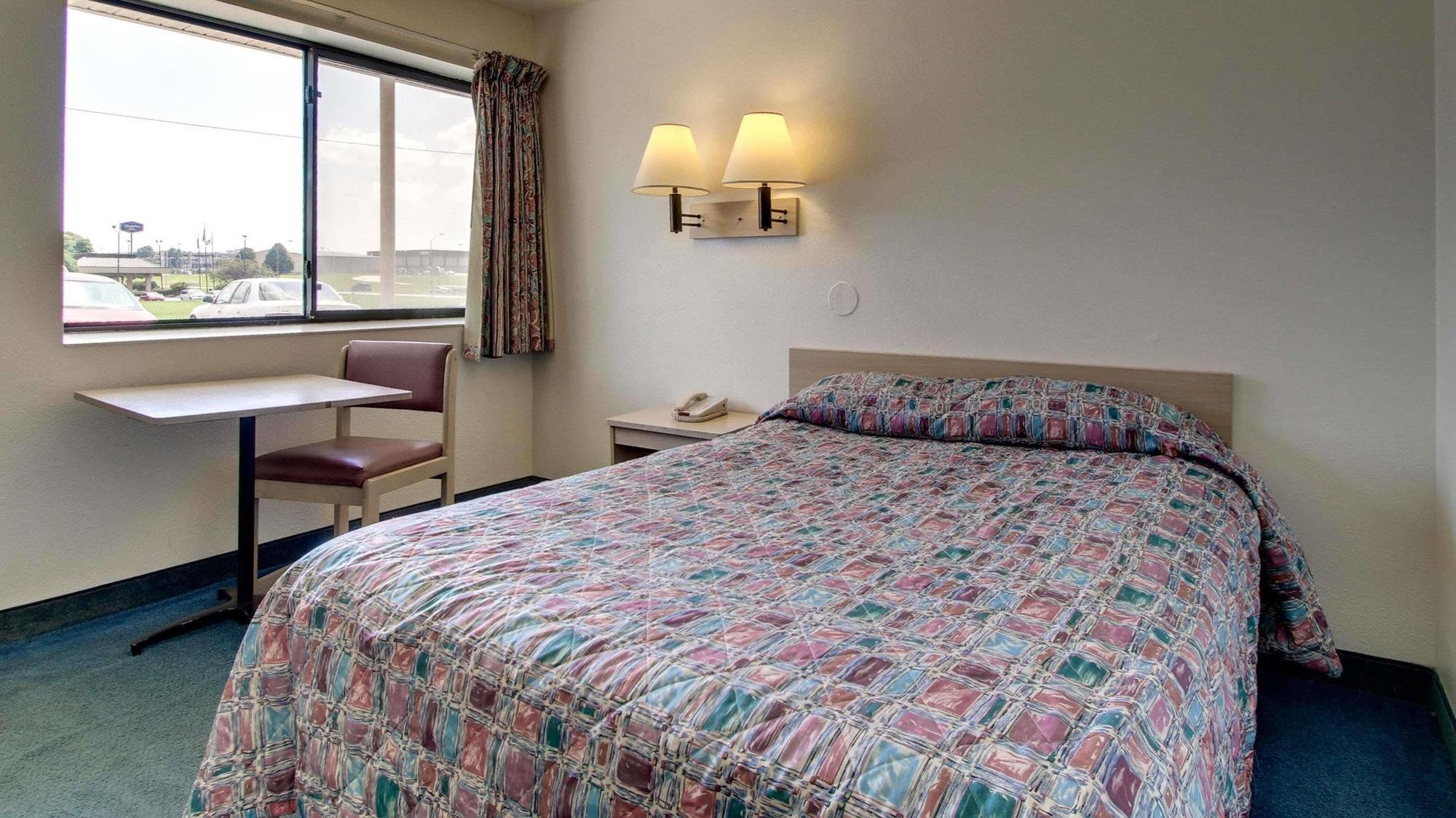 Quality Inn & Suites Des Moines Airport Экстерьер фото